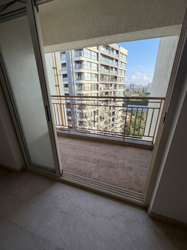 Room, juhu 3 Bedroom 1150 Sq.Ft. Apartment In Juhu Mumbai 10685003