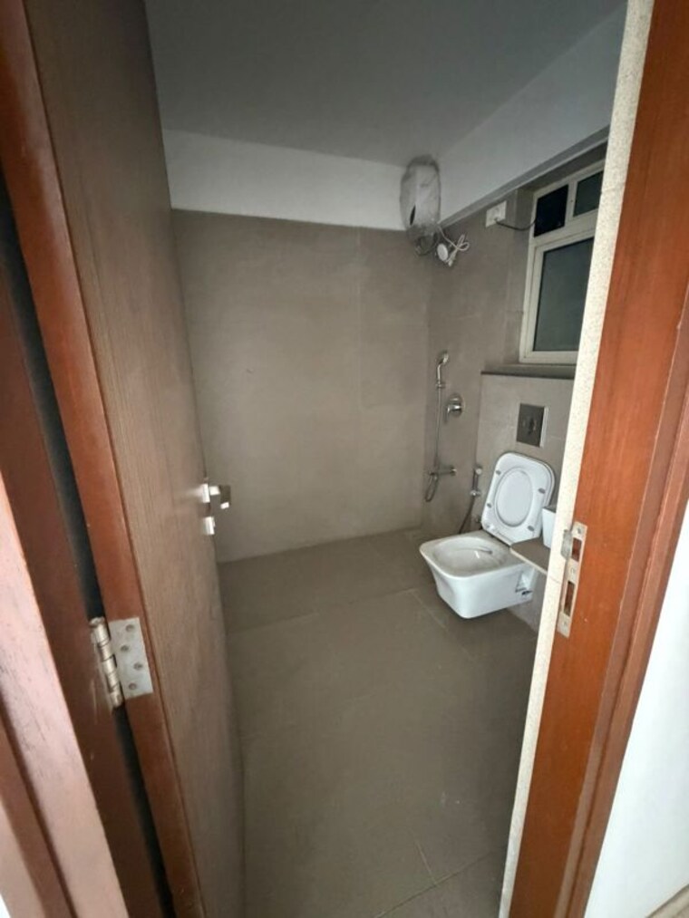 Bathroom, juhu 3 Bedroom 1150 Sq.Ft. Apartment In Juhu Mumbai 10685003