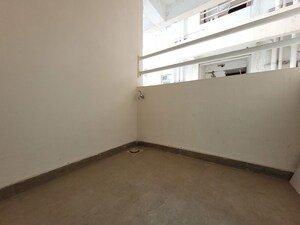 Room in 2 BHK Apartment at Puranik City Reserva, Ghodbunder Road – for Rent