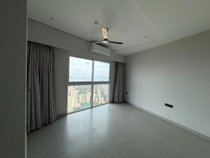 Room in 4 BHK Apartment at Lodha Trump Tower, Worli – for Rent
