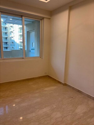 Room in 4 BHK Apartment at Ambience Creacions, Sector 22 – for Rent