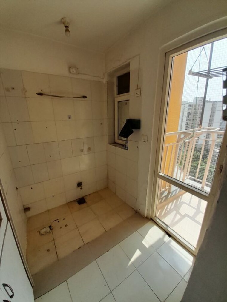Balcony, bptp-park-grandeura 3.5 Bedroom 2260 Sq.Ft. Apartment In Sector 82 Faridabad 10685046