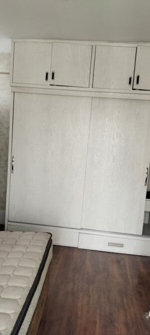 Room in 3.5 BHK Apartment at BPTP Park Grandeura, Sector 82 – for Sale