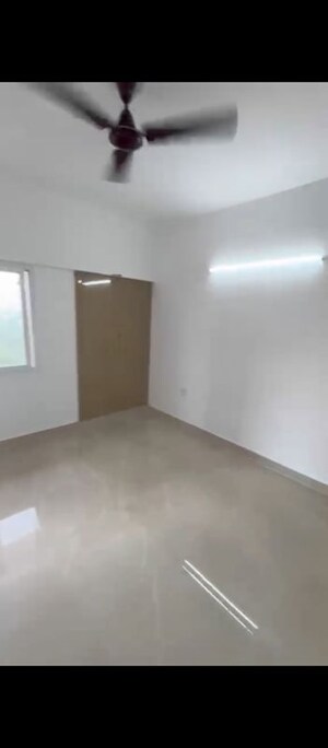 Room in 3 BHK Apartment at Nilgiri Apartments, Sector 34 – for Rent