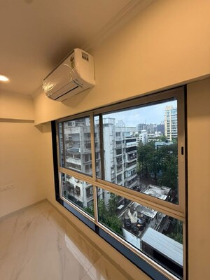 Furnished Amenities in 2 BHK Apartment at Bandra West – for Rent