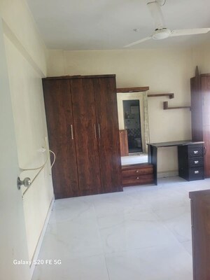Room in 2 BHK Apartment at Lok Upvan I, Manpada – for Rent