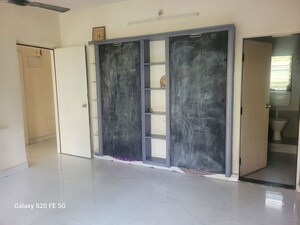 Room in 2 BHK Apartment at Lok Upvan I, Manpada – for Rent