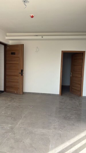Room in 3 BHK Apartment at Tulip Yellow, Sector 69 – for Rent