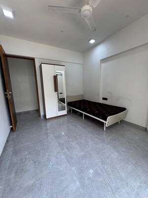Room in 2 BHK Apartment at Sanghvi Infenia, Santacruz East – for Rent