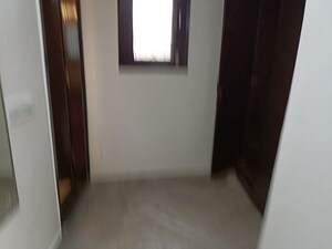 Room in 3 BHK Builder Floor at Sarvapriya Vihar – for Rent