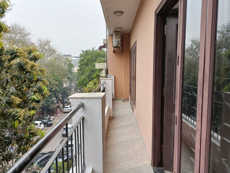 Balcony, sarvapriya vihar 3 Bedroom 2000 Sq.Ft. Builder Floor In Sarvapriya Vihar Delhi 10685128