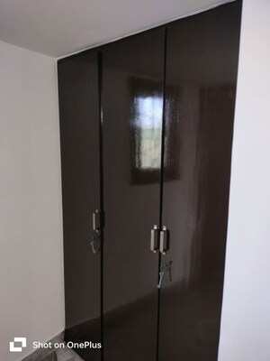 Room in 3 BHK Builder Floor at Sarvapriya Vihar – for Rent