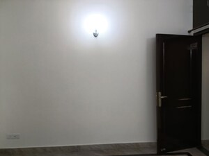 Room in 3 BHK Builder Floor at Sarvapriya Vihar – for Rent