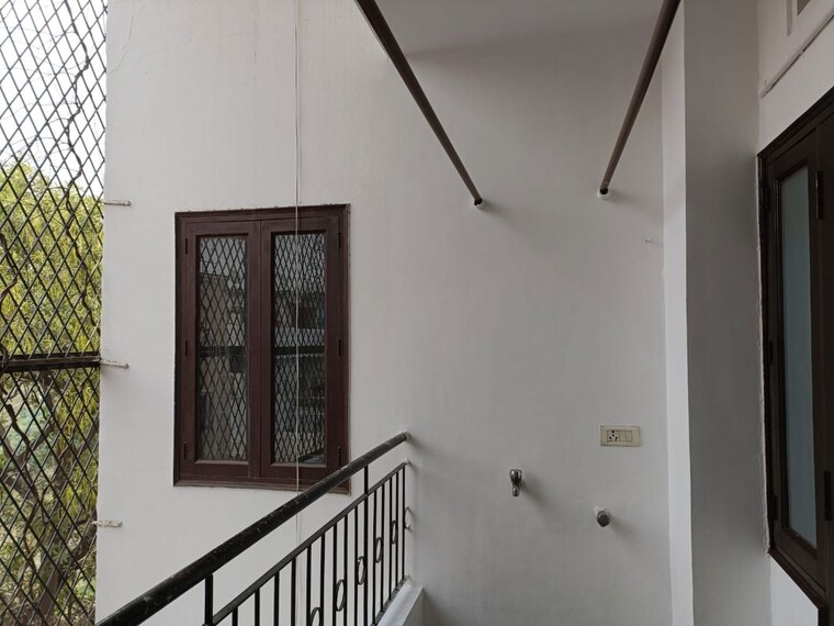 Balcony, sarvapriya vihar 3 Bedroom 2000 Sq.Ft. Builder Floor In Sarvapriya Vihar Delhi 10685128