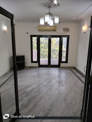 3 BHK Builder Floor For Rent in Sarvapriya Vihar