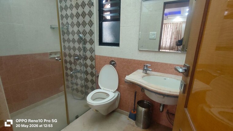 Bathroom, hiranandani-gardens-valencia 2 Bedroom 1050 Sq.Ft. Apartment In Powai Mumbai 10685154