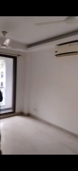 Room in 3 BHK Builder Floor at Lajpat Nagar 4 – for Rent