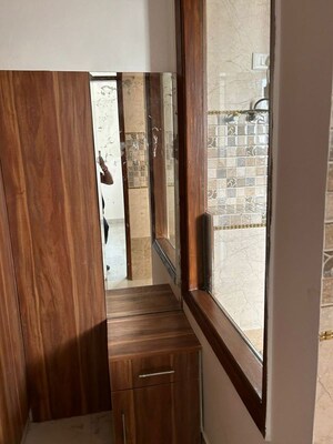 Building Lobby in 3 BHK Builder Floor at Sector 57 – for Rent