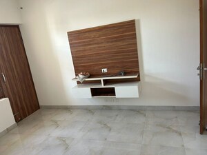 Room in 3 BHK Builder Floor at Sector 57 – for Rent