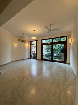 3 BHK Builder Floor For Rent in New Friends Colony
