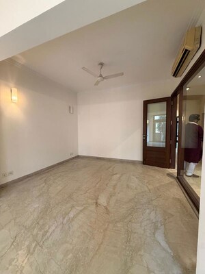 Room in 3 BHK Builder Floor at New Friends Colony – for Rent