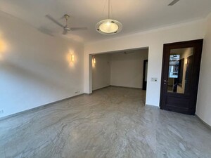 Room in 3 BHK Builder Floor at New Friends Colony – for Rent