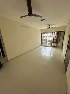 2 BHK Apartment For Sale in Shiv Darshan Tower Malad West