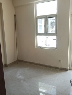Room in 2 BHK Apartment at Shree Vardhman Mantra, Sector 67 – for Rent