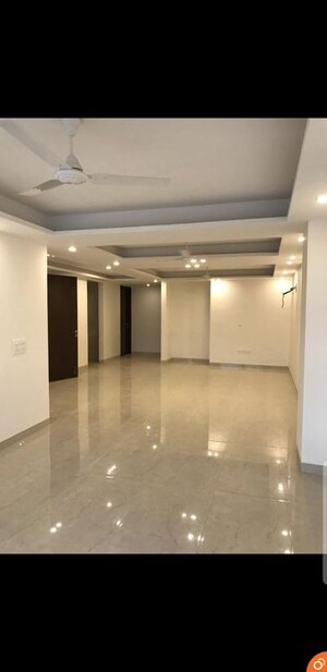 Room in 3 BHK Builder Floor at Amolik Aster Woods, Sector 98 – for Sale