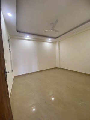 Room in 2 BHK Builder Floor at Saket – for Rent