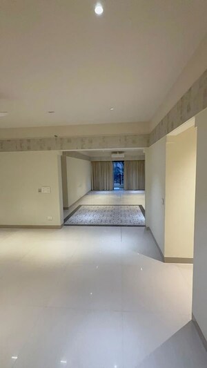 Room in 5 BHK Apartment at Embassy Lake Terraces, Hebbal Kempapura – for Rent