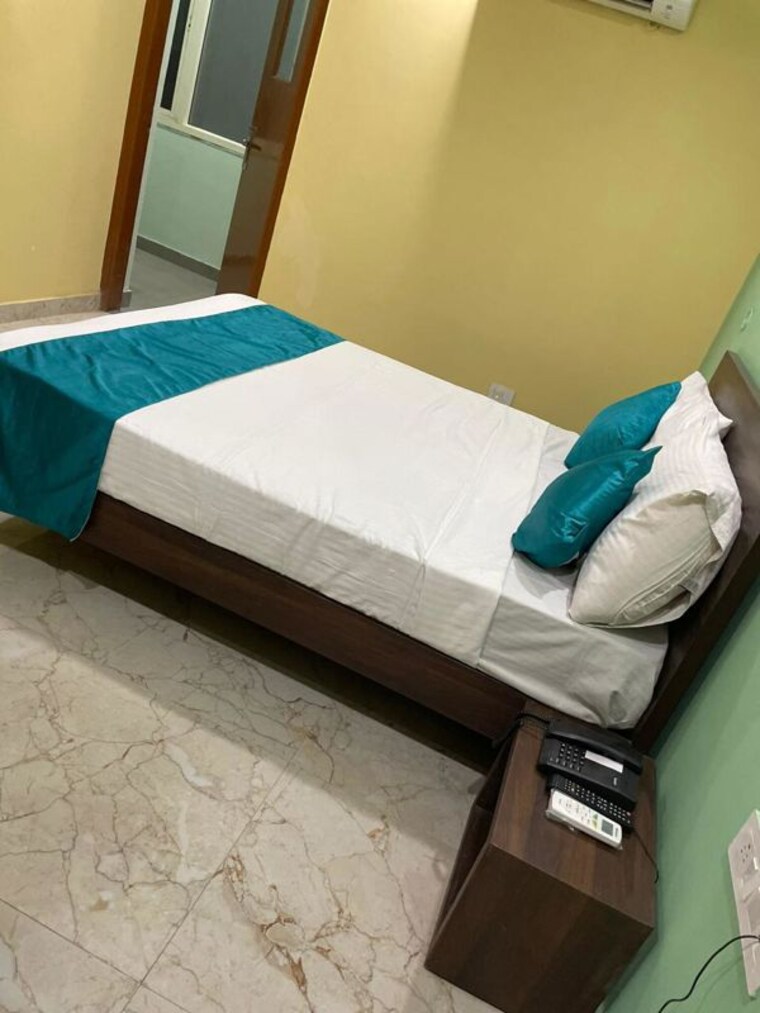 Bedroom, sector 14 1 RK 18000 Sq.Ft. Independent House In Sector 14 Gurgaon 10685242