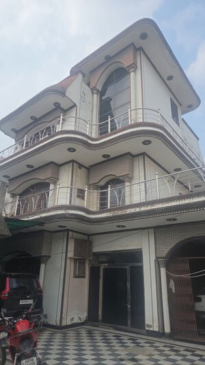 3 BHK Independent House For Rent in Sector 33