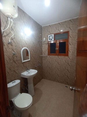 Bathroom in 1 RK Independent House at Sector 14 – for Rent