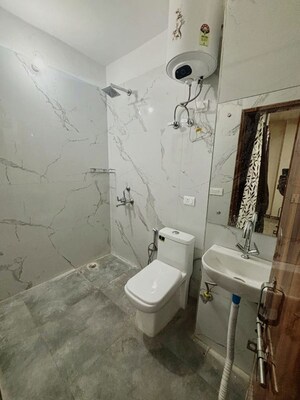 Bathroom in 1 RK Independent House at Sector 14 – for Rent