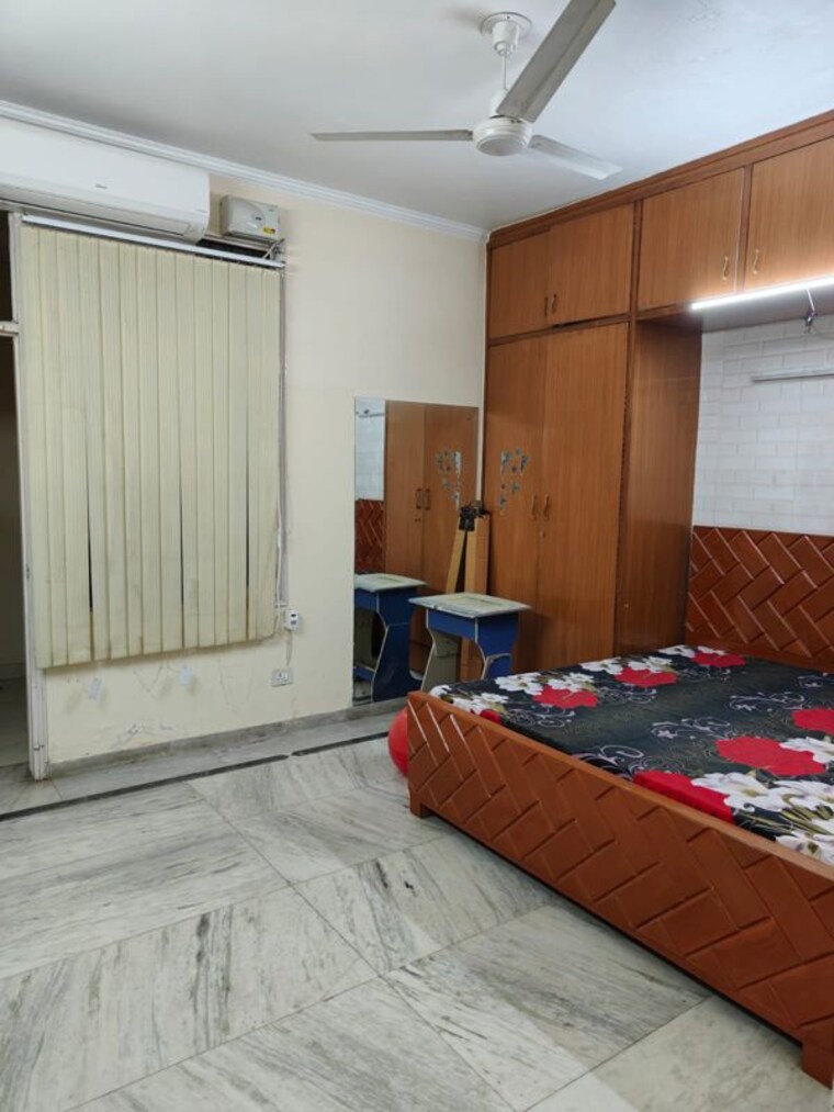 Bedroom, sector 52 2 Bedroom 1000 Sq.Ft. Builder Floor In Sector 52 Gurgaon 10685271