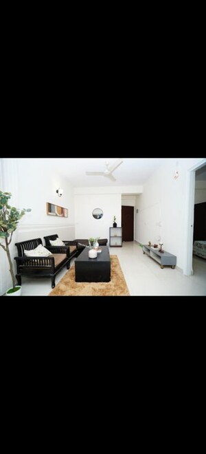 Team Area in 2 BHK Apartment at Signature Global Synera, Sector 81 – for Sale