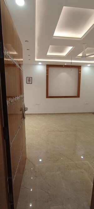 Room in 3 BHK Builder Floor at BPTP District 3, Sector 85 – for Sale