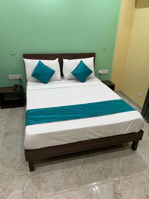 Bedroom in 1 RK Independent House at Sector 14 – for Rent