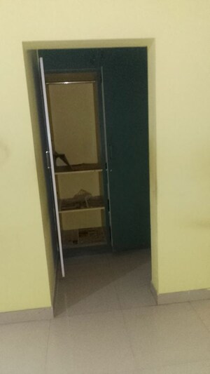 Room in 3 BHK Builder Floor at Ejipura – for Rent