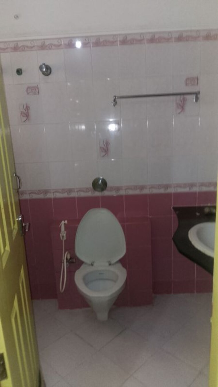 Bathroom, ejipura 3 Bedroom 1200 Sq.Ft. Builder Floor In Ejipura Bangalore 10685315