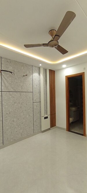 Furnished Amenities in 3 BHK Builder Floor at BPTP District 3, Sector 85 – for Sale