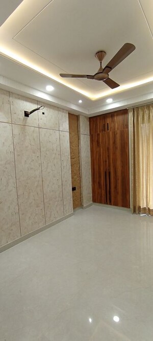 Furnished Amenities in 3 BHK Builder Floor at BPTP District 3, Sector 85 – for Sale