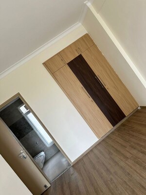 Furnished Amenities in 2.5 BHK Apartment at Pareena Micasa, Sector 68 – for Rent