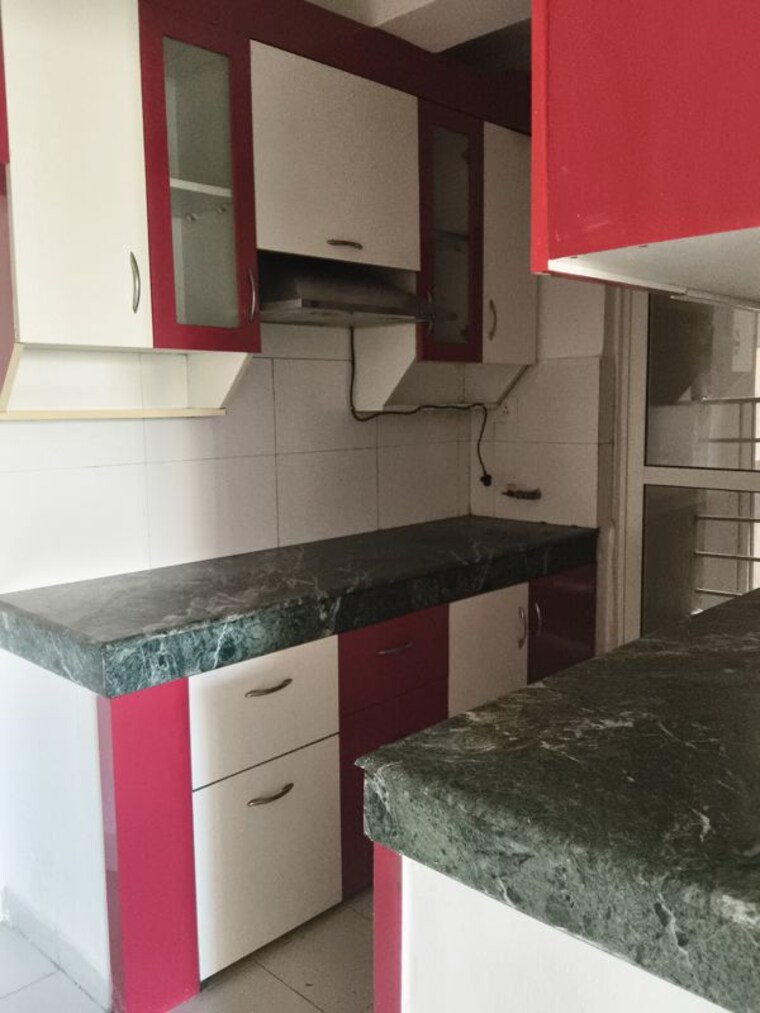 Kitchen, paras-tierea 3 Bedroom 1410 Sq.Ft. Apartment In Sector 137 Noida 10685347