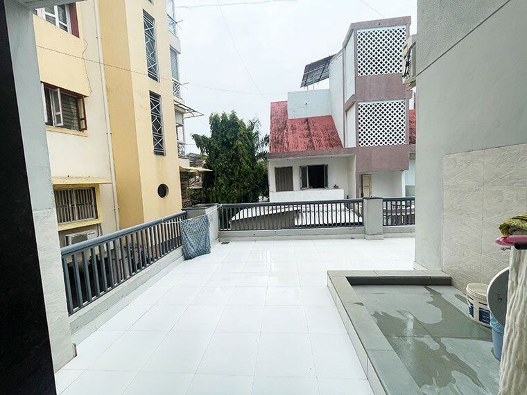 Balcony, sola 4 Bedroom 225 Sq.Yd. Independent House In Sola Ahmedabad 10685414