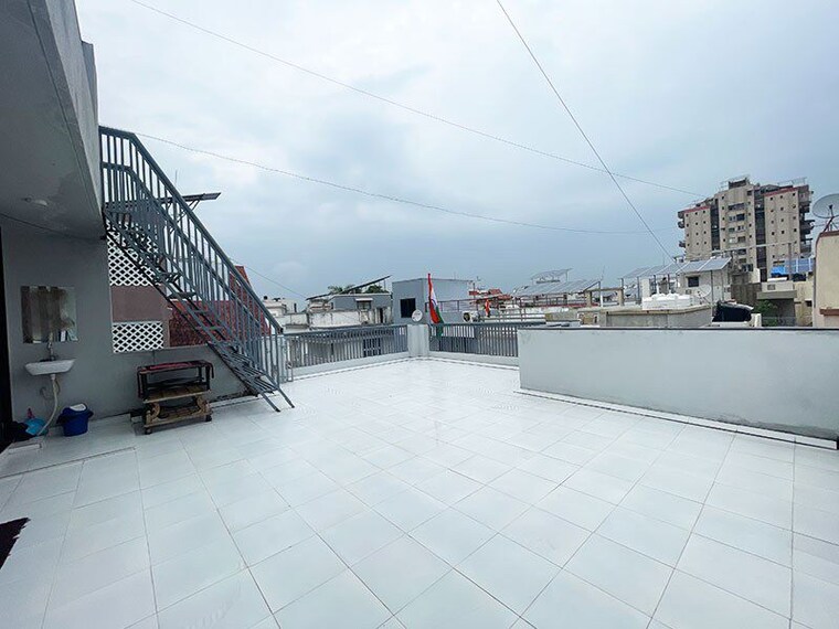 Exterior View, sola 4 Bedroom 225 Sq.Yd. Independent House In Sola Ahmedabad 10685414