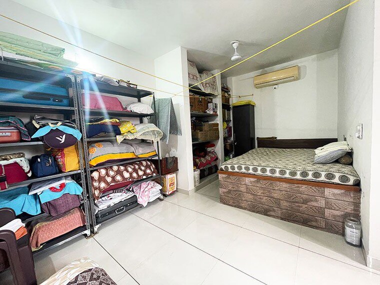  Parking, sola 4 Bedroom 225 Sq.Yd. Independent House In Sola Ahmedabad 10685414