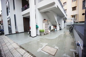 Team Area in 4 BHK Independent House at Sola – for Sale