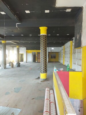 Living Room in  Shop at Pahar Ganj – for Rent